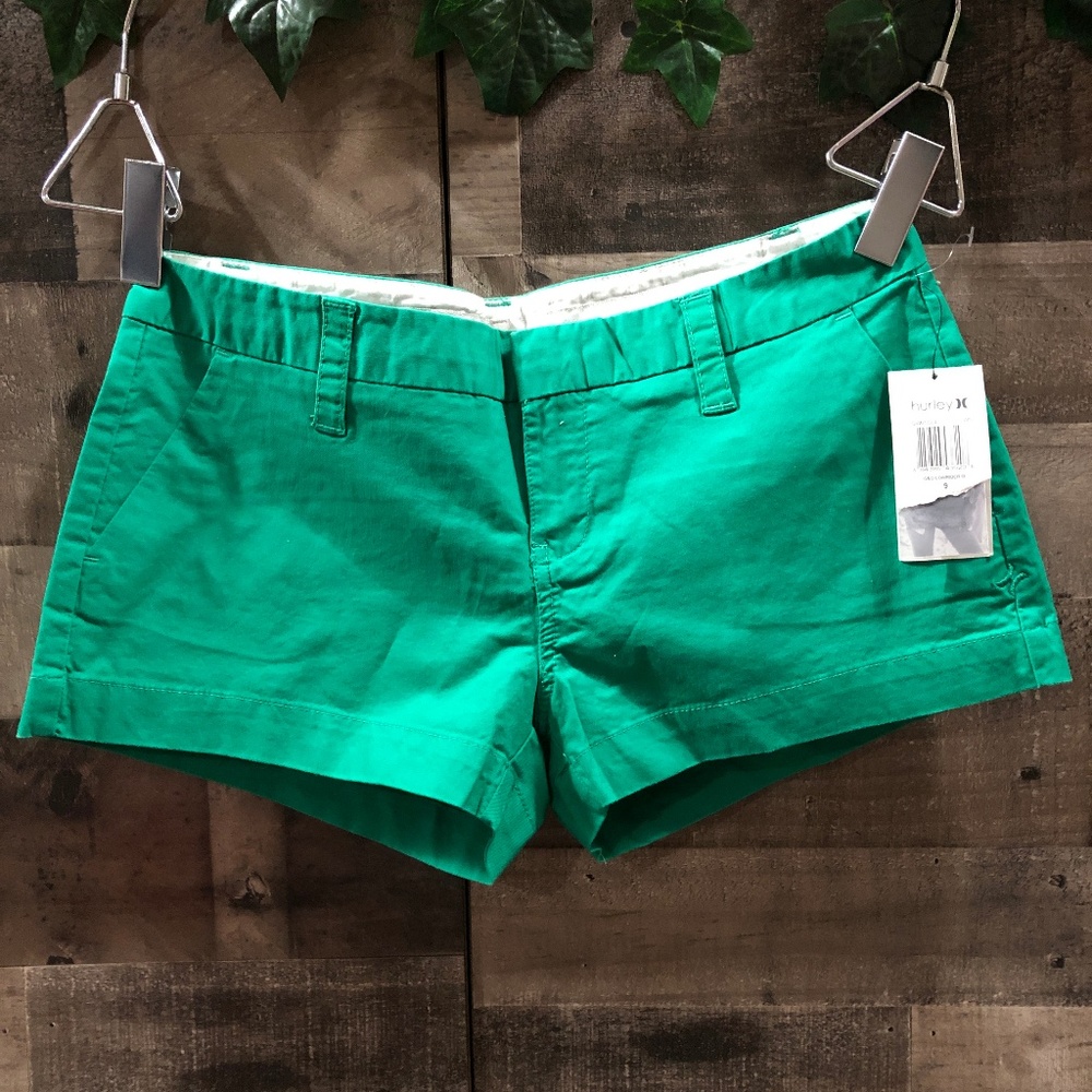 Hurley Women’s Juniors Green Shorts SZ 9 NWOT #380